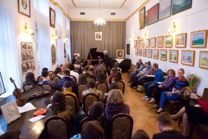The audience of the <b> the 158th concert 'How to Listen to Music' </b on 25.09.2014 in the Music and Literature Club in Wroclaw were the students of the Center for Education and Rehabilitation of the Disabled CeKiRON in Wroclaw. Photo by Andrzej Solnica